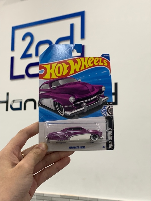 Mô hình xe Hotwheels Hirohata Merc - Màu tím - Newseal