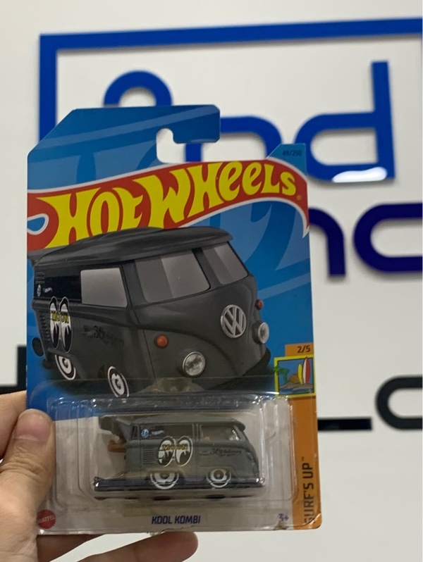 Mô hình xe Hotwheels Kool Kombi - Màu xám - Ngoại hình: 98% - Box