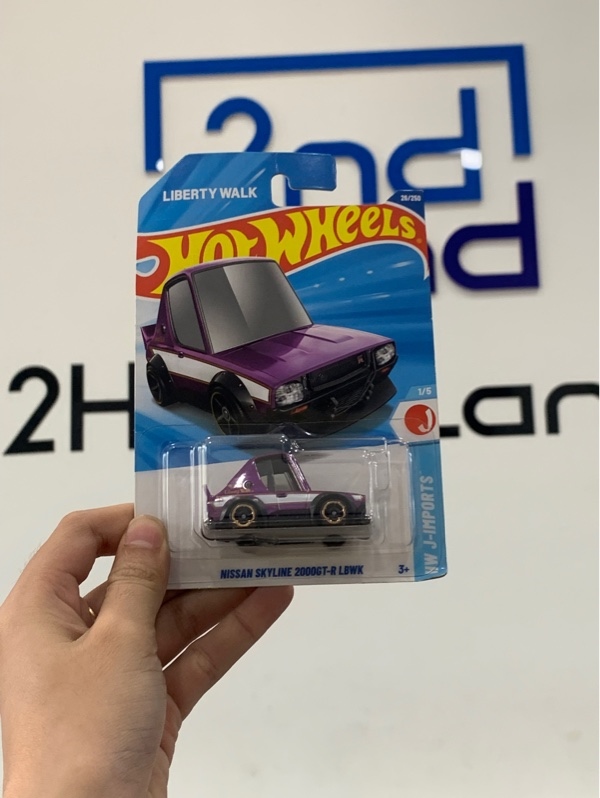 Mô hình xe Hotwheels Nissan Skylie 2000GT-R LBWK - Màu tím - Newseal
