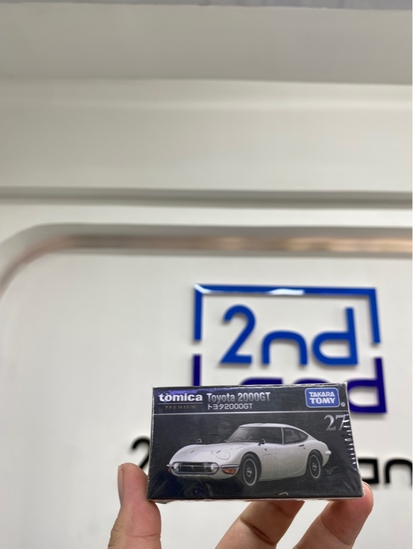 Mô hình xe Tomica Premium số 27 - Toyota 2000GT - Màu bạc - Newseal