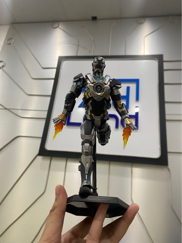 Mô Hình ZD Toys Ironman Mark 24 Tank (MK24) - Màu xám - Ngoại hình: 98% - Thiếu 1 Tia lửa - Body