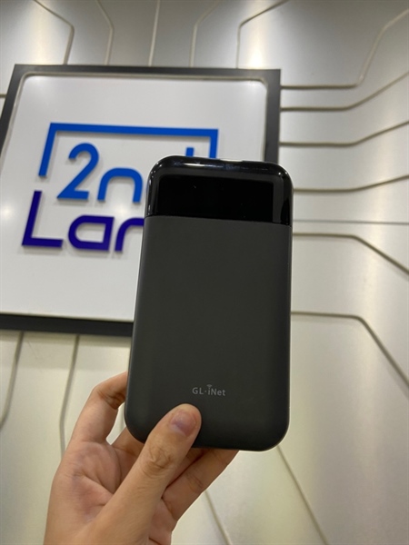 Modern phát Wifi GL Inet Mudi kiêm sạc dự phòng (GL-E750C4) 7000 mah - Màu đen - Ngoại hình: 98,5% - Body