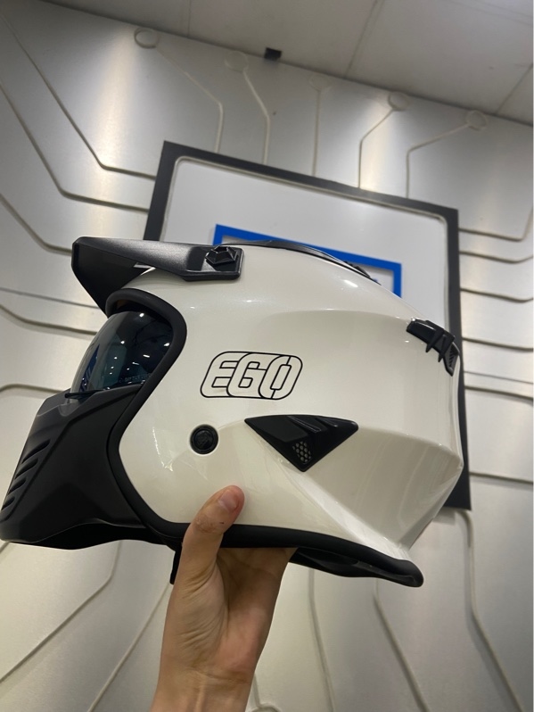 Mũ bảo hiểm Fullface Ego E51 - size L - Màu trắng - Ngoại hình: 98% - Body