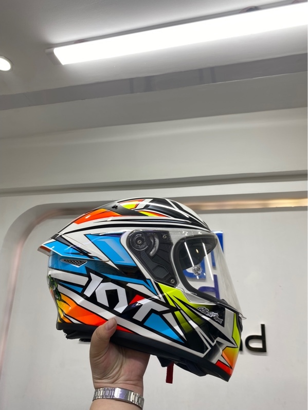Mũ bảo hiểm Fullface KYT TT Course Dragonboy - Size M - Vòng đầu 58cm - Màu trắng - Ngoại hình 97% - Body