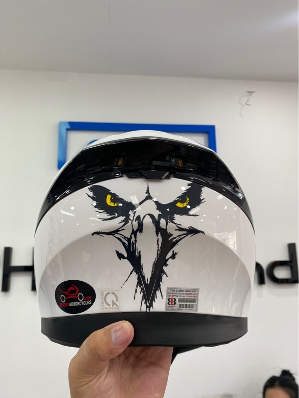 Mũ bảo hiểm FullFace lật hàm EGO thuộc dòng EGO E-9 - Màu trắng - Ngoại hình: 97% - Cấn trầy xước, ố - Body