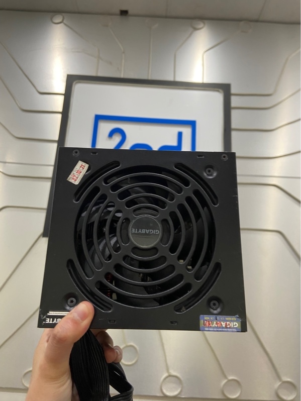 Nguồn Máy Tính Gigabyte P450B 450W - Màu đen - Ngoại hình: 97% - Kèm Box