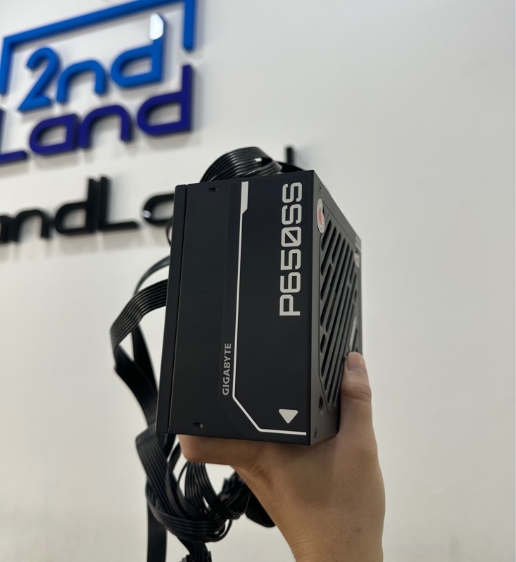 Nguồn máy tính Gigabyte P650SS 650W 80 Plus Silver GP-P650SS - Màu đen - Ngoại hình 98% - Fullbox