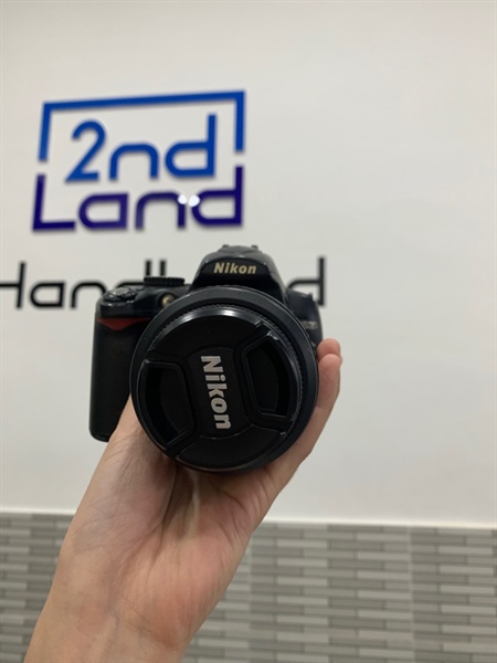 Nikon D5000 - 18K shot - Màu đen - F/3.5-5.6G VR - Lens kit 18-55mm - Ngoại hình: 96% - Pin Cmos, sensor trầy, màn trầy viền - Body kèm 1 sạc + 1 pin