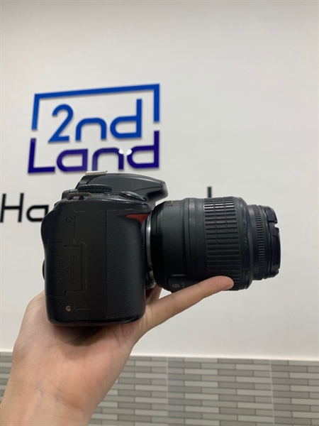 Nikon D5000 - 18K shot - Màu đen - F/3.5-5.6G VR - Lens kit 18-55mm - Ngoại hình: 96% - Pin Cmos, sensor trầy, màn trầy viền - Body kèm 1 sạc + 1 pin 1