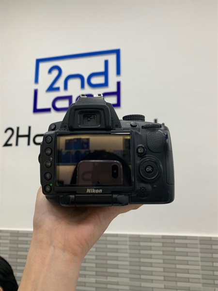 Nikon D5000 - 18K shot - Màu đen - F/3.5-5.6G VR - Lens kit 18-55mm - Ngoại hình: 96% - Pin Cmos, sensor trầy, màn trầy viền - Body kèm 1 sạc + 1 pin 2