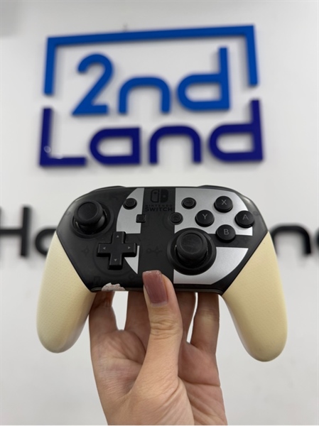 Nintendo Switch Pro Controler HAC-013 - Màu trắng - Ngoại hình 96% - 2 tay ố - Body