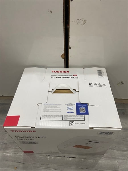 Nồi cơm điện Toshiba RC-18VXWVN - 1250W - 1.8 lít - Màu trắng - Ngoại hình: 99% - Openbox chưa sử dụng 1