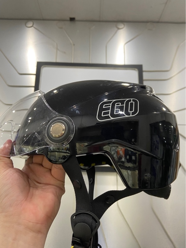 Nón 1/2 EGO E23 - Màu đen - Ngoại hình: 97% - Trầy nhẹ - Kèm túi + kính thay thế