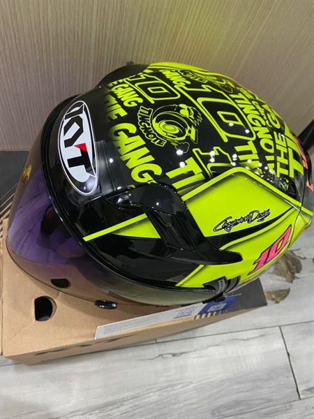 Nón bảo hiểm 3/4 KYT Venom Thitipong - Màu xanh hồng - Ngoại hình: 97% - Kính xước - Kèm Box