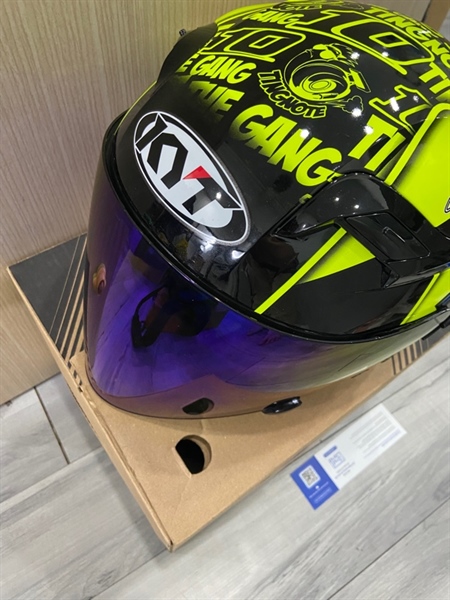 Nón bảo hiểm 3/4 KYT Venom Thitipong - Màu xanh hồng - Ngoại hình: 97% - Kính xước - Kèm Box 2