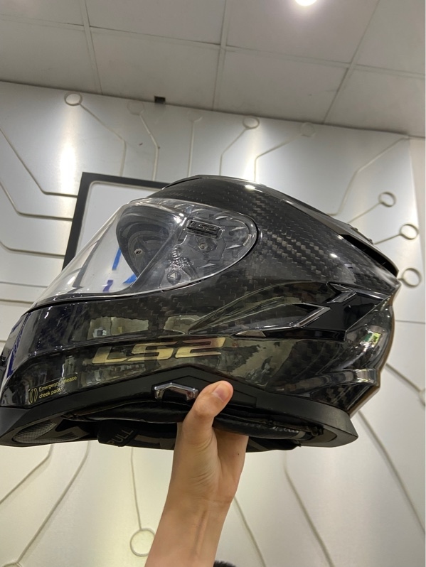 Nón bảo hiểm FullFace LS2 FF805 Carbon - Size L (59-60cm) - Màu đen - Ngoại hình: 97% - Thân nón xước dăm, kính xước nhiều - Kèm túi