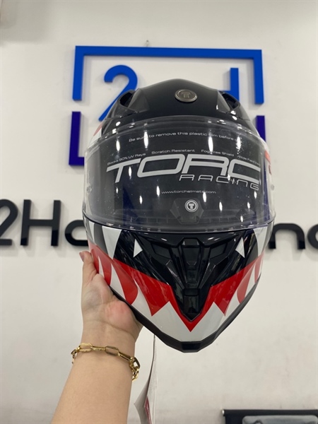 Nón bảo hiểm fullface TORC model T-18 - Màu đỏ đen - Ngoại hình 97% - Kèm túi