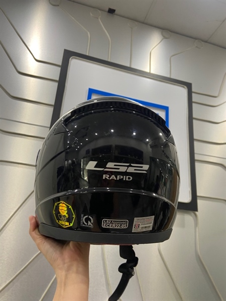 Nón bảo hiểm LS2 FF353 Rapid - Size M ( 57-58CM ) - Màu đen - Ngoại hình: 97% - Trầy cấn mặt sau, kính kéo lên cứng - Body 2