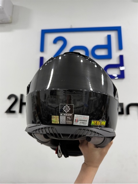 Nón bảo hiểm LS2 Helmets storm II - Size XL - 2 kính - Màu đen - Ngoại hình 97% - Trầy 2 bên hàm viền nhựa dưới , xốp hơi cứng - Kèm 1 kính tráng gương , 1 túi 2