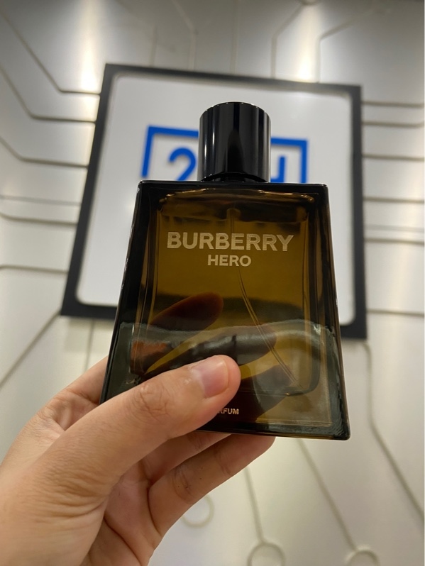 Nước hoa Burberry Hero - Parfum - 95/100ml - Body