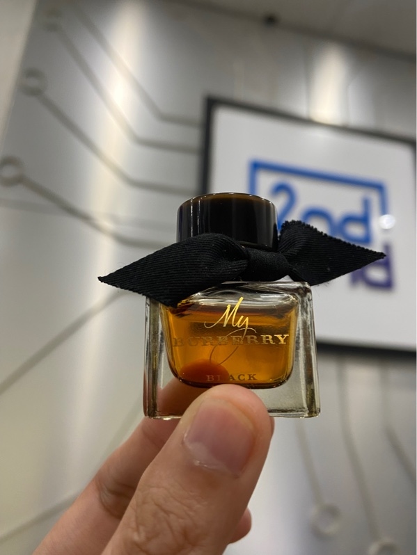 Nước hoa Burberry My Burberry Black Parfum - 5ml - Body