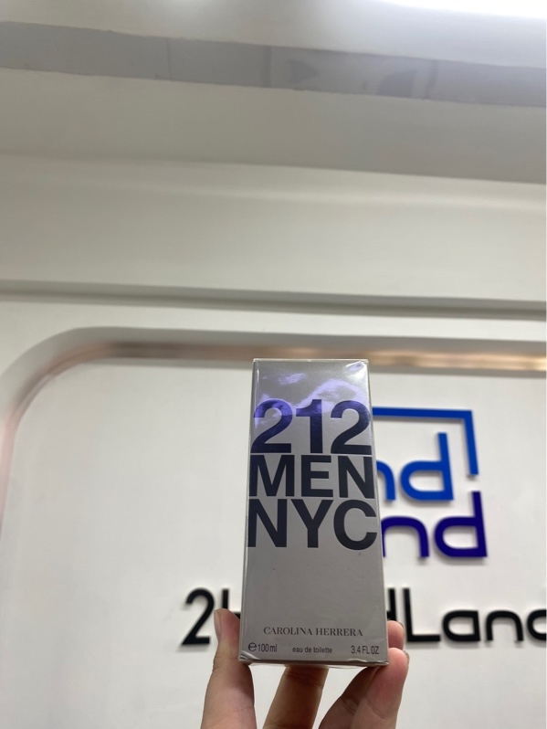 Nước hoa Carolina Herrera 212 NYC Men - EDT - 100ml - Newseal