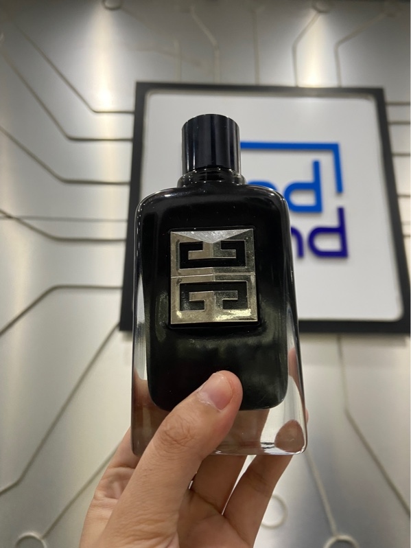 Nước hoa Givenchy Gentlemen Society - EDP - 100ml - Cấn đầu vòi - Body