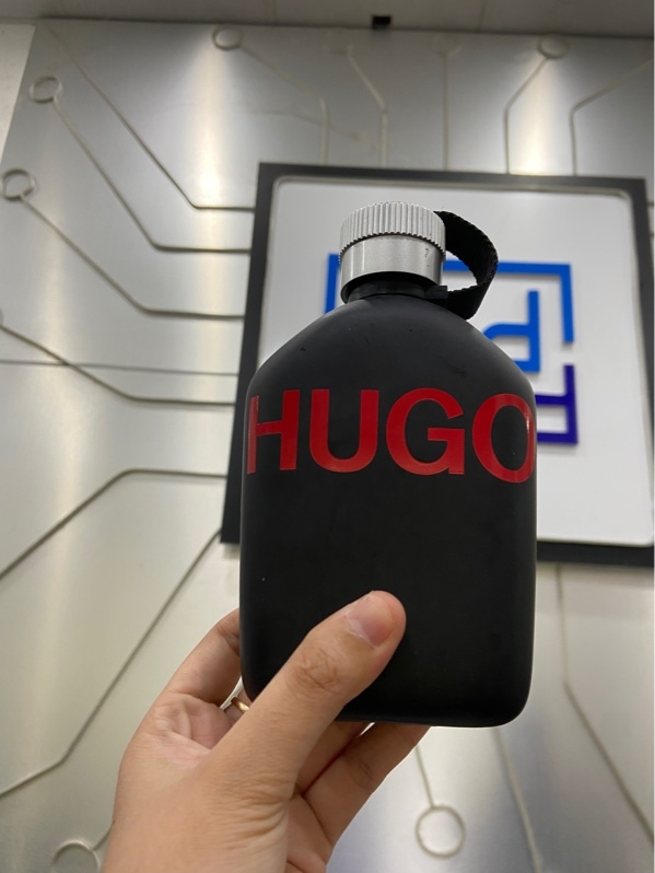 Nước hoa Hugo Boss Hugo Just Different - 185/200ml - Body