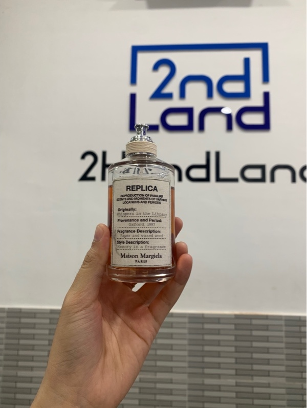 Nước hoa Maison Margiela Replica Whispers In The Library - EDT - 85/100ml - Body