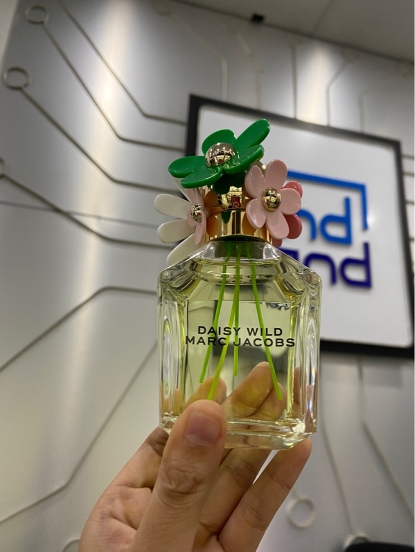 Nước hoa Marc Jacobs Daisy Wild - EDP - 100ml - Kèm Box
