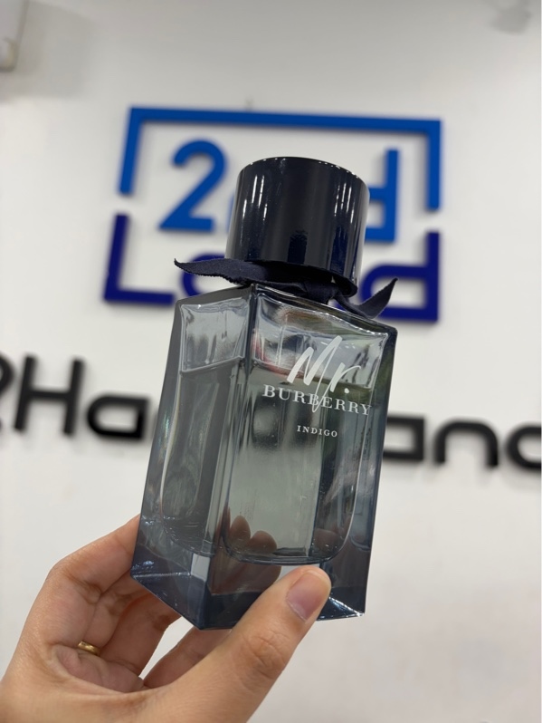 Nước hoa Mr. Burberry Indigo - EDT - 100/150ml - Chai trầy xước, cổ ố vàng - Body