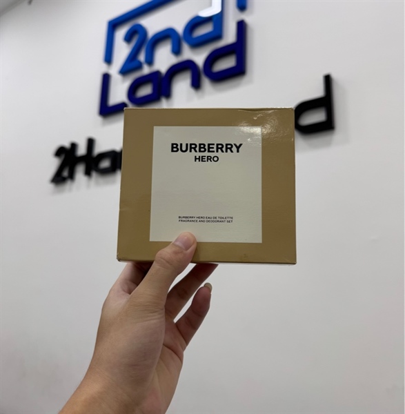 Nước Hoa Nam Burberry Hero Eau De Toilette - 100ml - Body 2