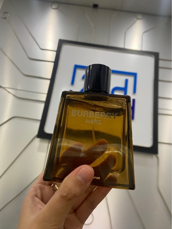 Nước Hoa Nam Burberry Hero - EDP Spray - 95/100ml - Body
