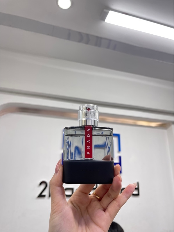 Nước hoa nam Prada Luna Rossa Carbon - EDT - 43/50ml - Body