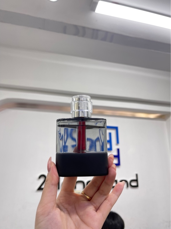 Nước hoa nam Prada Luna Rossa Carbon - EDT - 43/50ml - Body