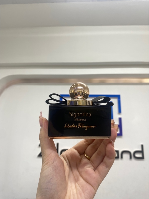 Nước hoa nữ Salvatore Ferragamo Signorina Misteriosa - EDP - 50/50ml - Body