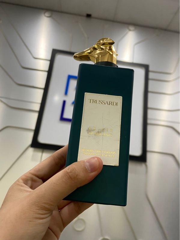 Nước hoa Trussardi Le Vie Di Milano Behind The Curtain Piazza Alla Scala - EDP - 65/100ml - Body