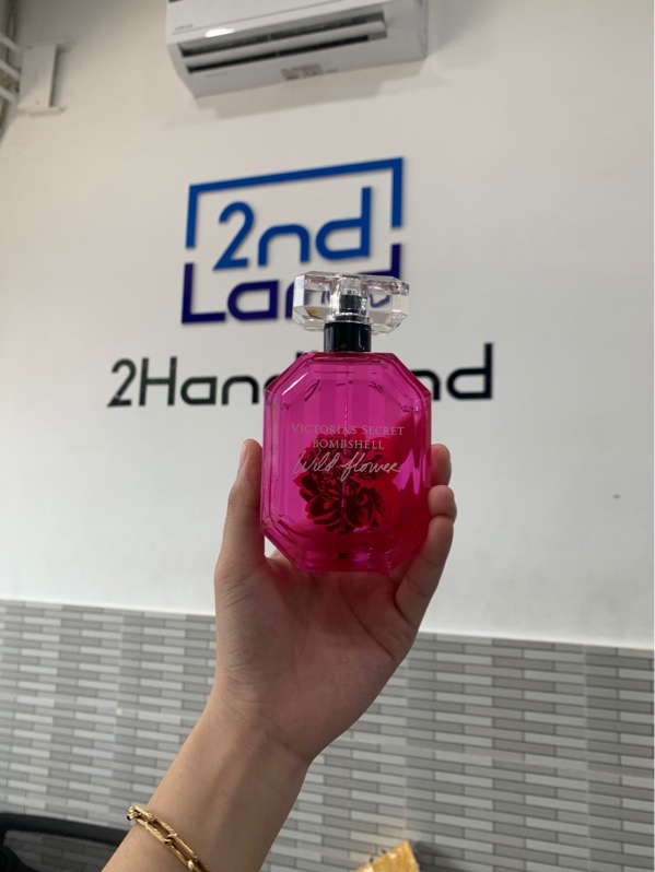 Nước hoa Victoria's Secret Bombshell Wild Flower - EDP - 100ml - Box