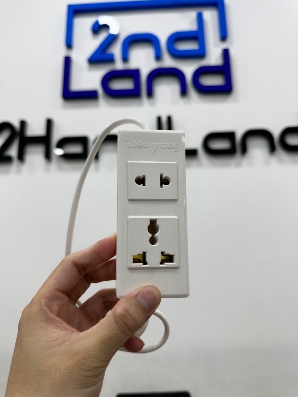 Ổ Cắm Điện Quang ĐQ 001A-02 ( 2 lỗ ) - Màu trắng - Ngoại hình 97% - Body
