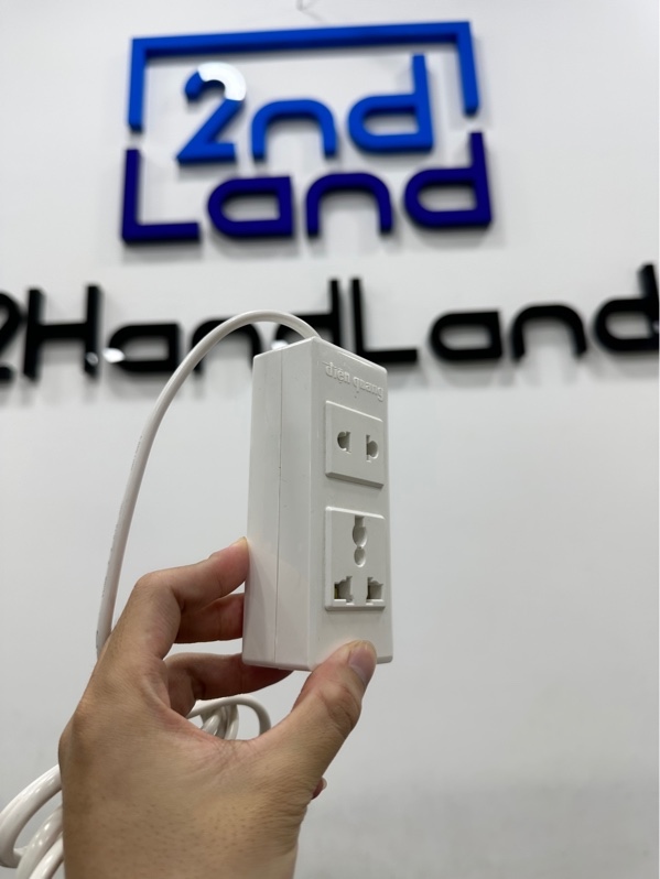 Ổ Cắm Điện Quang ĐQ 001A-02 ( 2 lỗ ) - Màu trắng - Ngoại hình 97% - Body