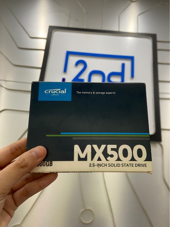 Ổ cứng Crucial MX500 2.5 SSD 2TB - Màu trắng - Ngoại hình: 97.5% - FullBox