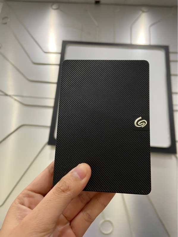 Ổ Cứng Di Động HDD Seagate Expansion Portable - 500GB - Sức khỏe tốt - Chạy 16H - Màu đen - Ngoại hình: 97% - Body