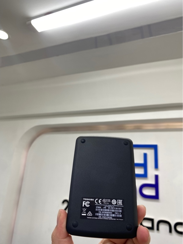 Ổ cứng di động HDD Toshiba Canvio Basics 3TB (HDTB330EK3CA) - đã chạy 793 giờ - sức khoẻ tốt - Màu đen - Ngoại hình 98% - Kèm túi