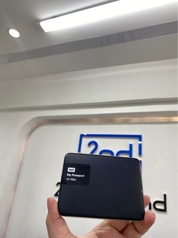Ổ cứng di động HDD WD My Passport for Mac 2TB (WDBCGL0020BSL-05) - đã chạy 693 giờ - sức khoẻ tốt - Màu bạc - Ngoại hình 98% - Kèm túi