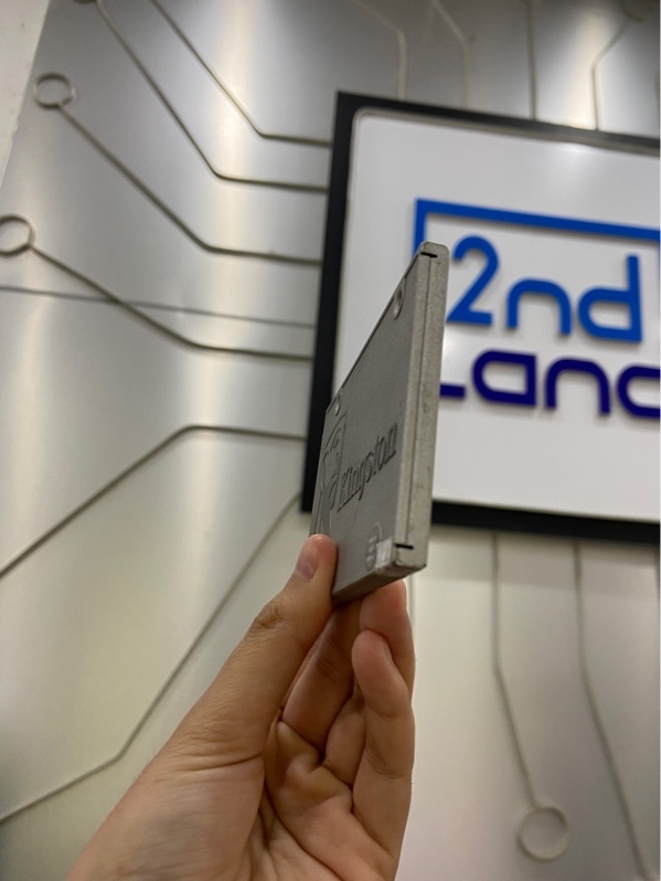 Ổ cứng di động KINGSTON SUV400S37120G - 120GB - Màu xám - Ngoại hình: 97% - Body