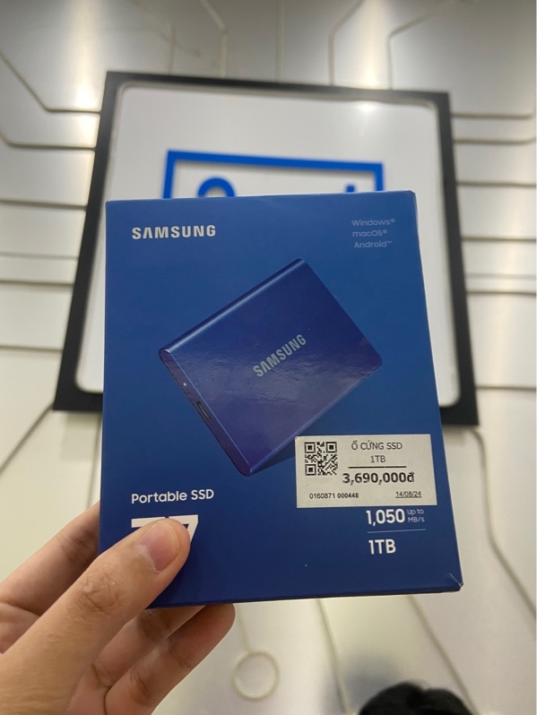 Ổ cứng di động Samsung Portable SSD T7 1TB - Chạy được 77 giờ - Màu xanh - Ngoại hình: 98% - FullBox