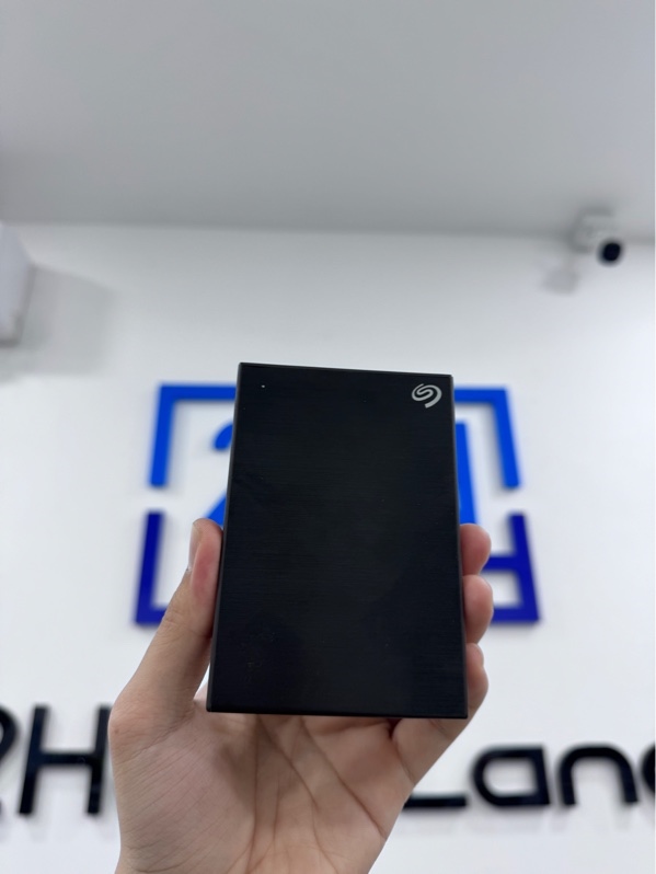 Ổ cứng di động SeaGate One Touch 2Tb - Màu đen - Ngoại hình 97 - Trầy cấn - Kèm dây kết nối