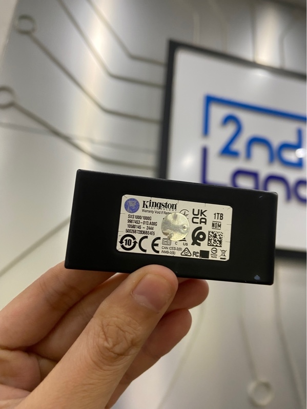Ổ cứng di động SSD Kingston XS1000 - 1TB - USB 3.2 Gen 2 Type C - Chạy 4136 giờ - Sức khỏe tốt - Màu đen - Ngoại hình: 97% - Body