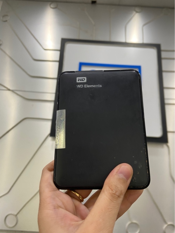 Ổ cứng di động Western Digital WD10JMVW-11AJGS2 - 1TB HDD - Sức khoẻ kém 1645h chạy - Màu đen - Ngoại hình: 97% - Trầy xước ố nhiều - Body