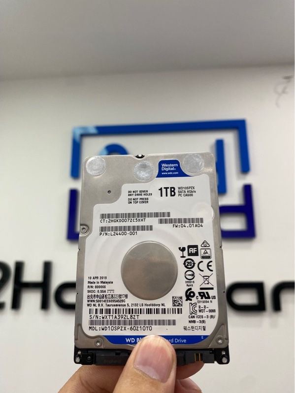 Ổ cứng HDD 2.5 inch Western Digital Blue dung lượng 1TB - Sức khỏe tốt 253h chạy - Màu đen - Ngoại hình: 97 - Trầy xước - Body